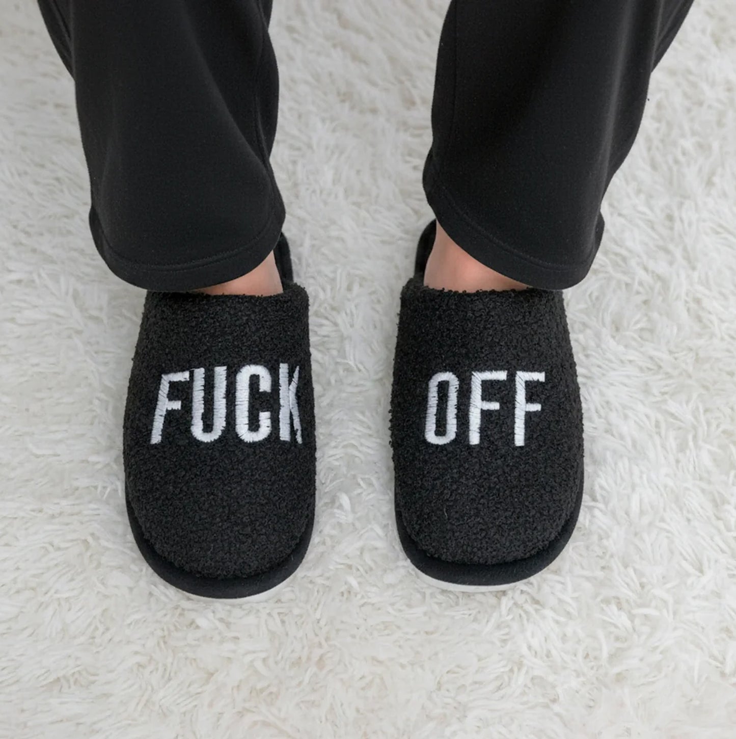 
                  
                    Chaussons noirs FUCK OFF
                  
                