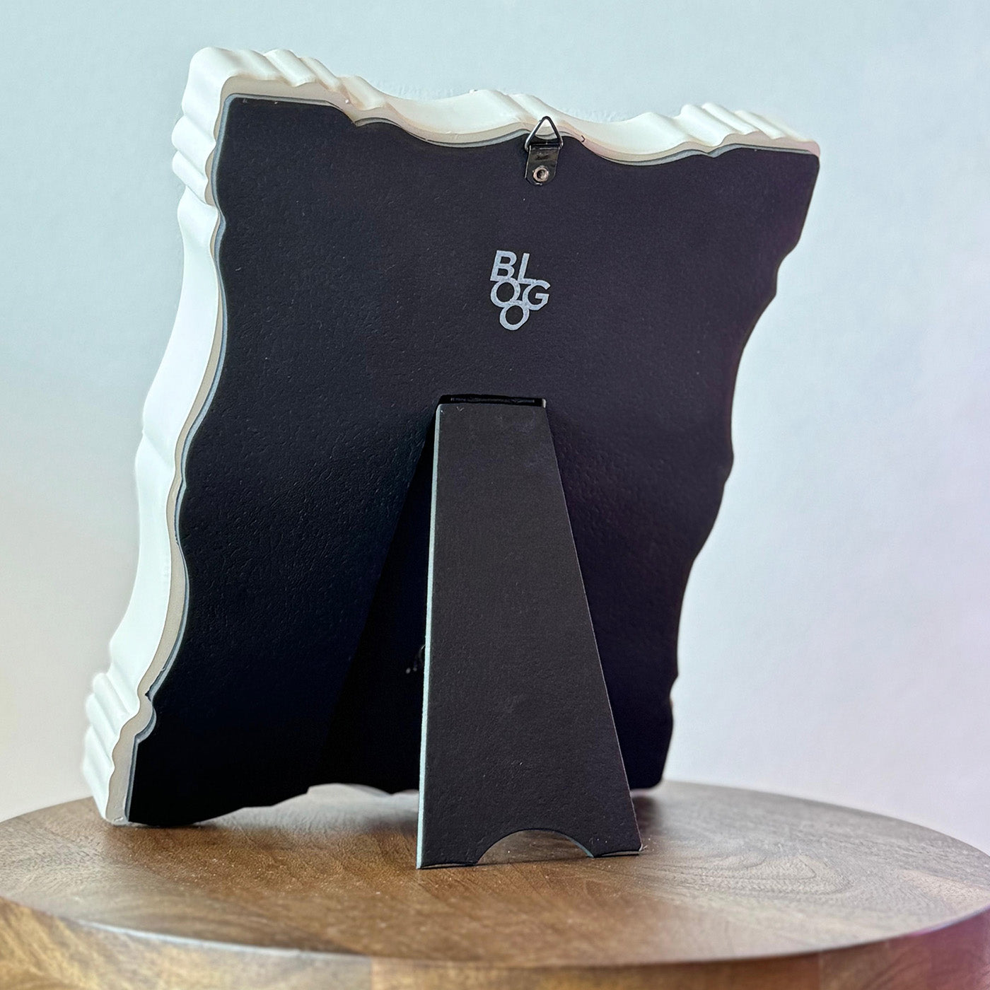 
                  
                    Tableau design doigt d'honneur - cadre blanc
                  
                