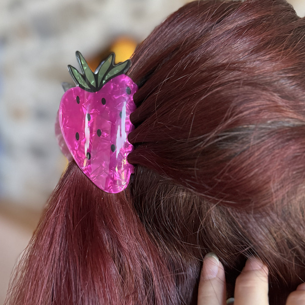 Pince à cheveux fraise